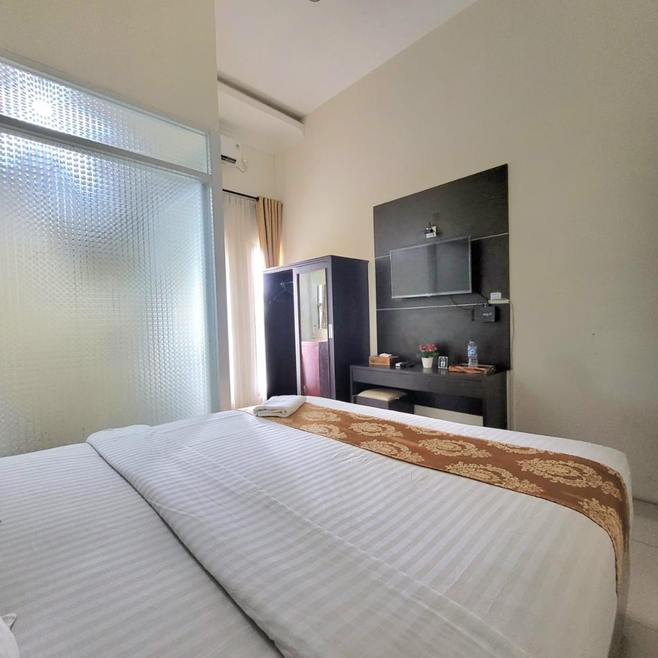 Mahakam Guest House Padang  Room photo